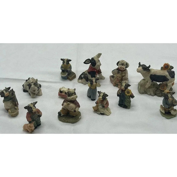 Vintage LOT of 12 Cow Figurines Great Condition - Picture 1 of 16